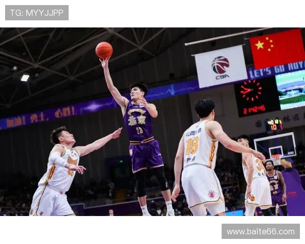 杨鸣:在快节奏竞技中失误瞬间可能导致比赛局势彻底反转 杨鸣:在快节奏竞技中失误瞬间可能导致比赛局势彻底反转